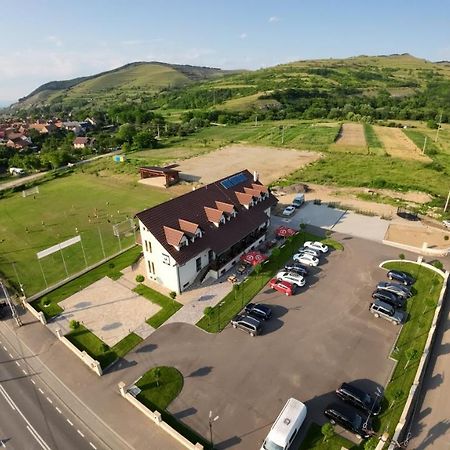 Martini Restaurant & Cazare Sebesel エクステリア 写真