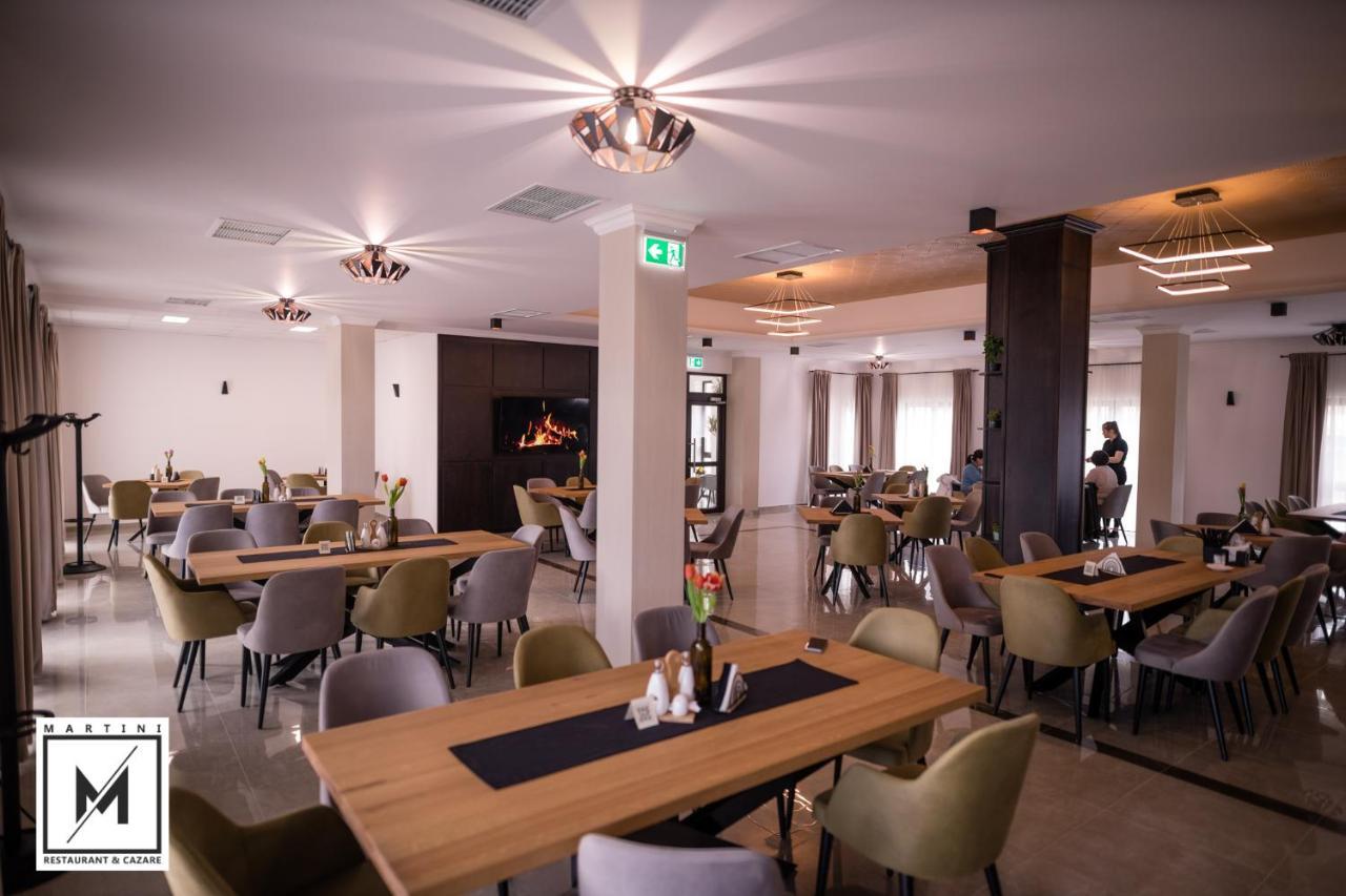 Martini Restaurant & Cazare Sebesel エクステリア 写真