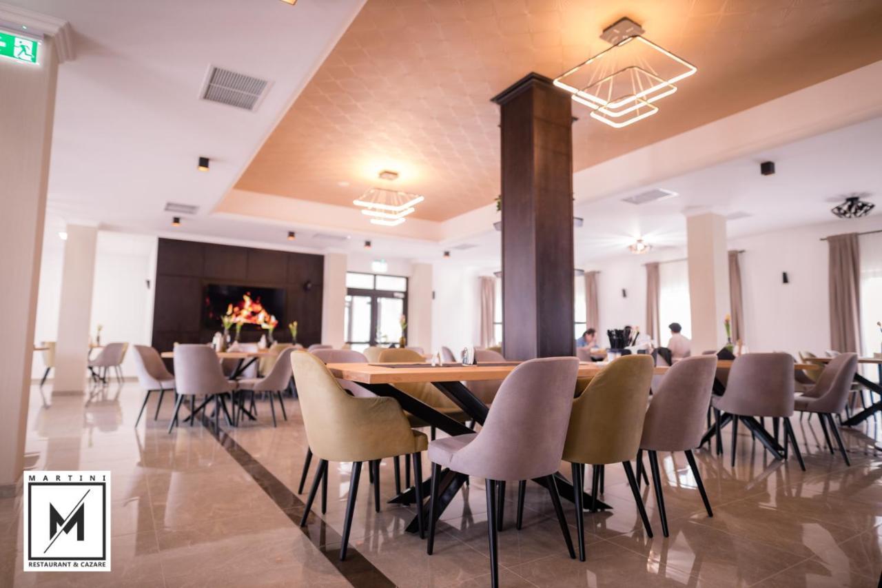 Martini Restaurant & Cazare Sebesel エクステリア 写真