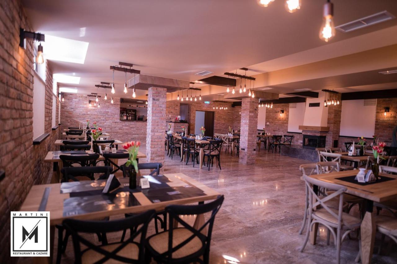 Martini Restaurant & Cazare Sebesel エクステリア 写真