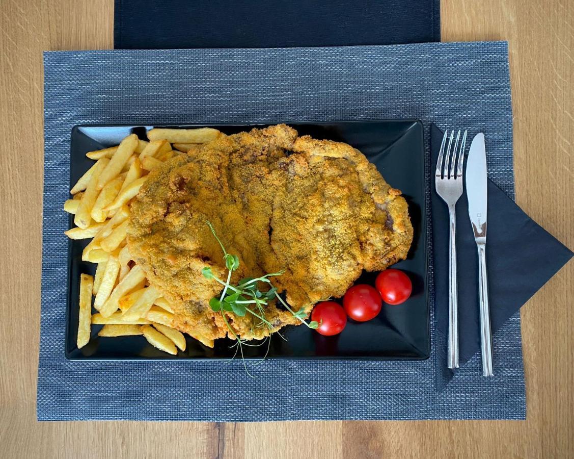 Martini Restaurant & Cazare Sebesel エクステリア 写真